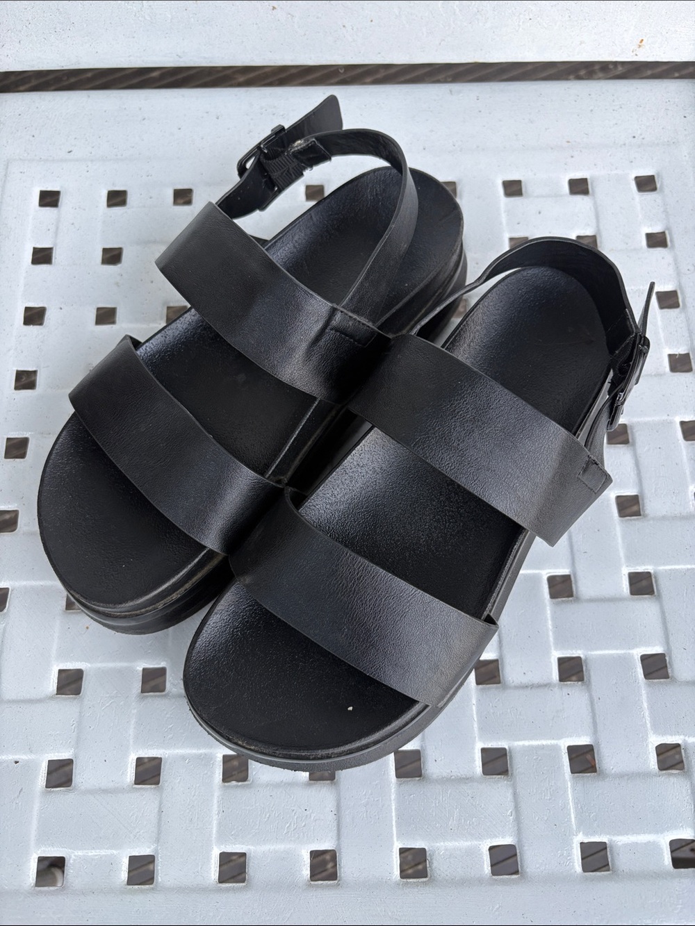 Bamboo Strappy Platform Sandals - Women's Size 7